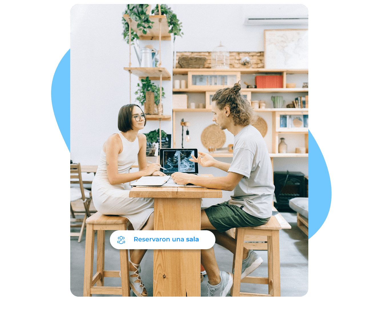 Equipo usando Desky para gestionar espacios de trabajo flexibles