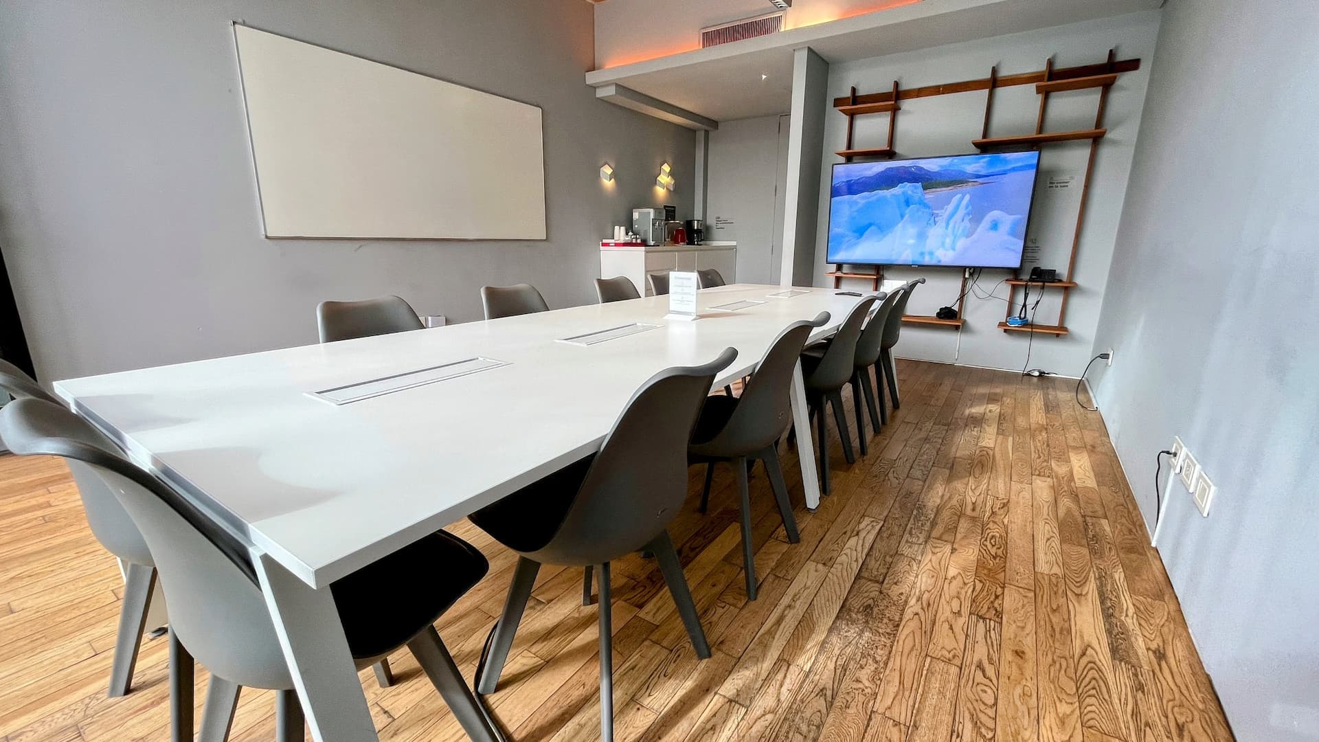 Sala de Reuniones - space