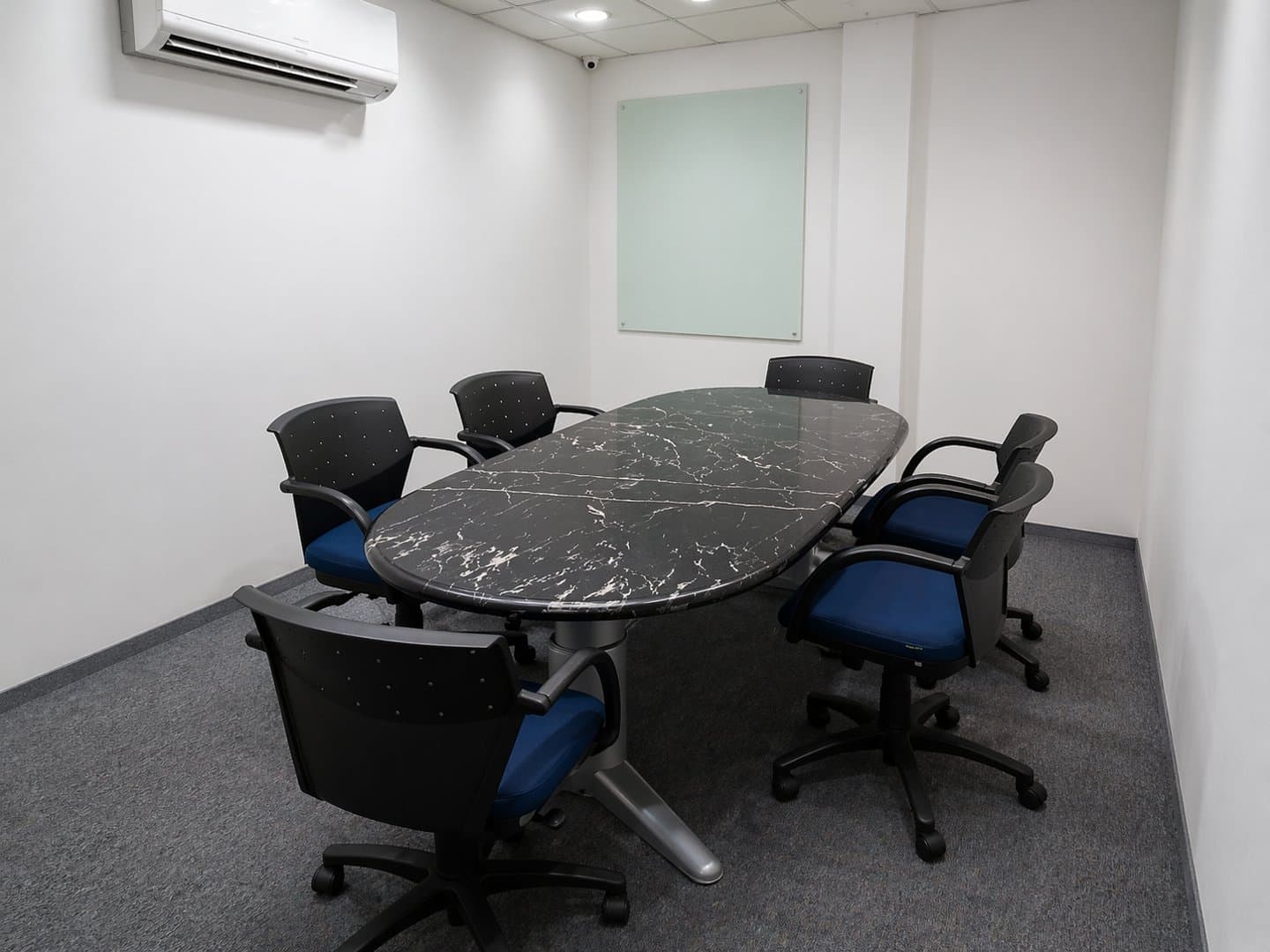 Sala de reuniones - space