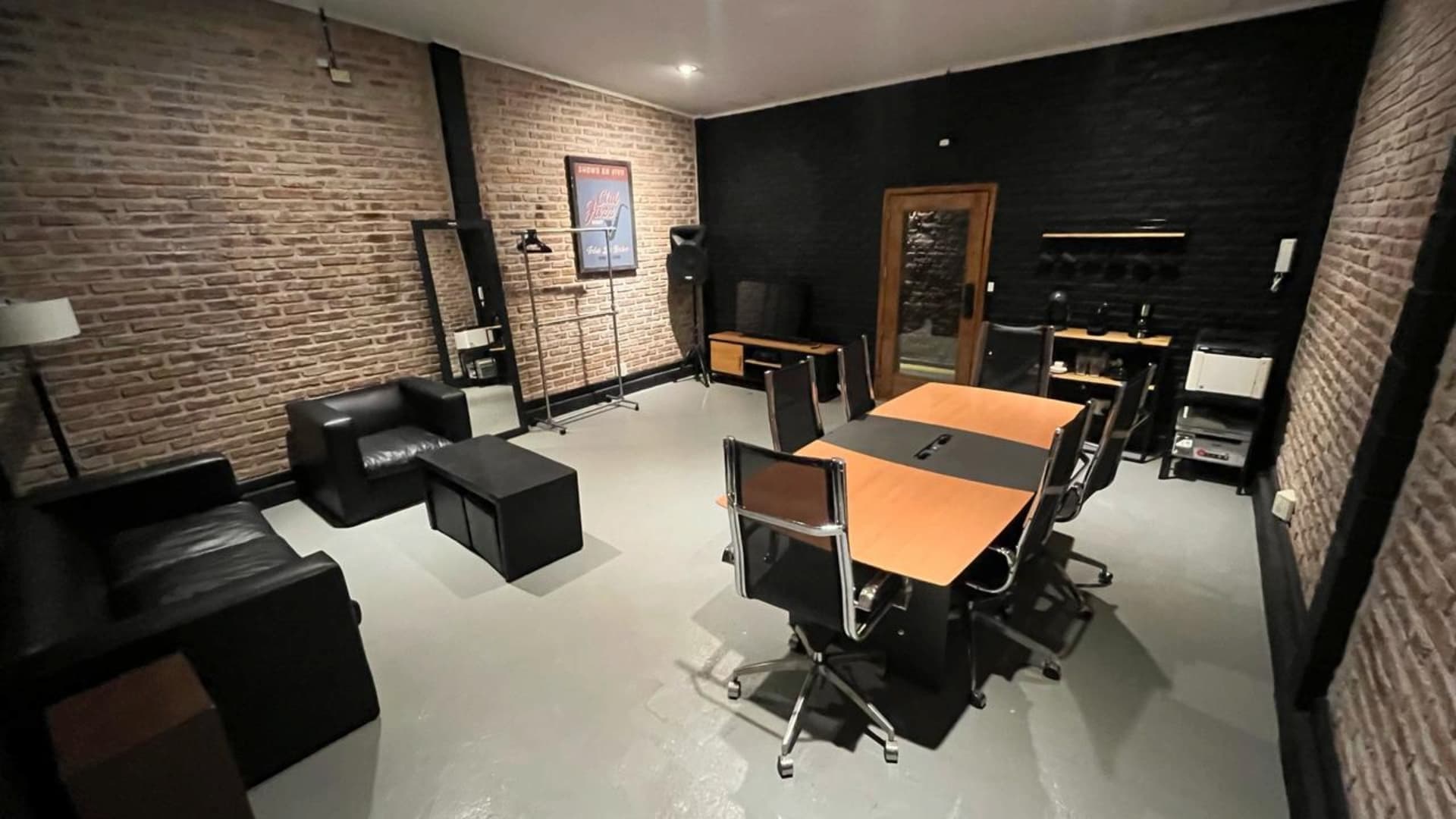 Sala de Reuniones - space
